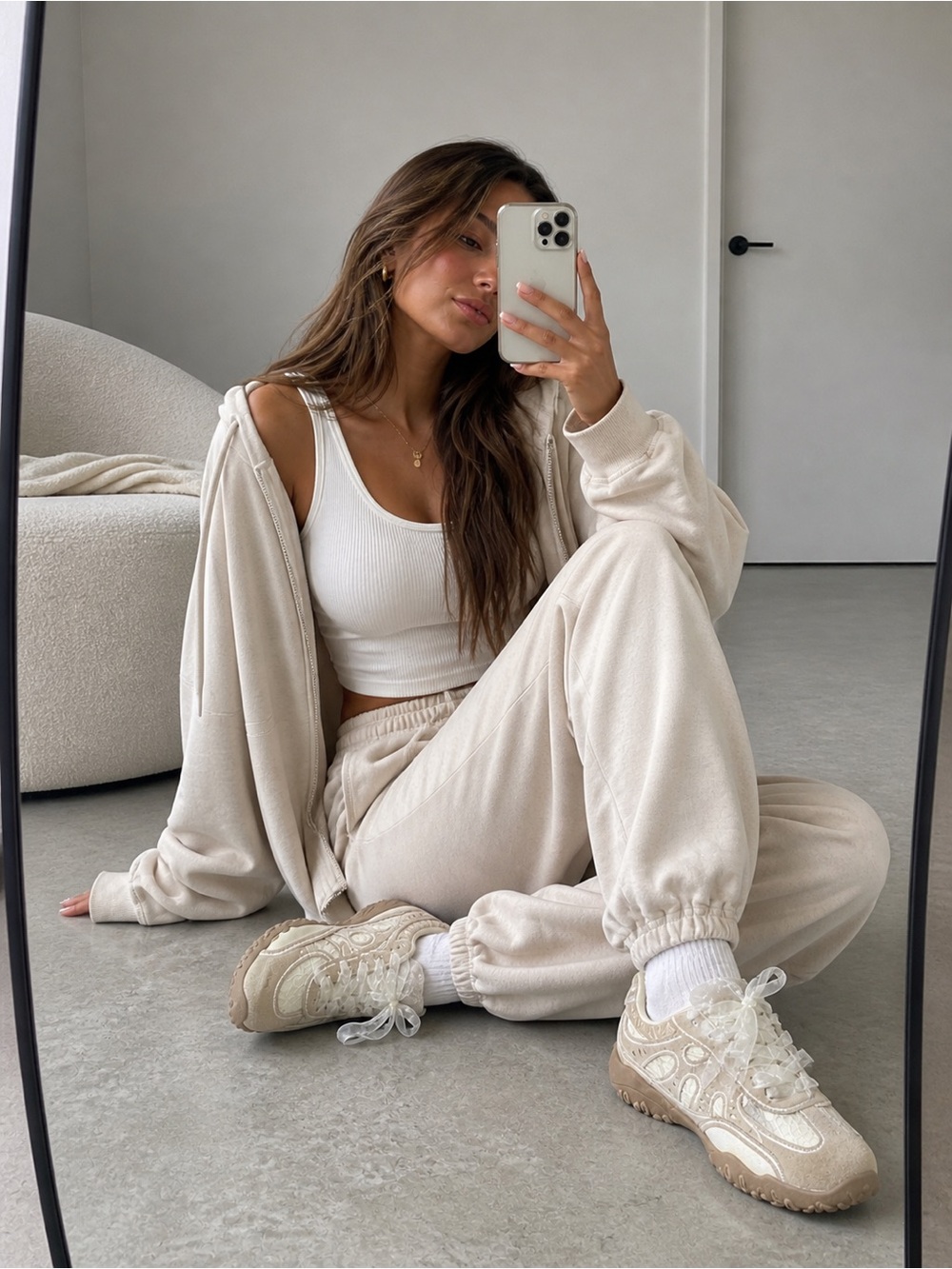 Women’s Chunky Neutral Sneakers Size 8 Beige Cream Lace Up Casual Athleisure